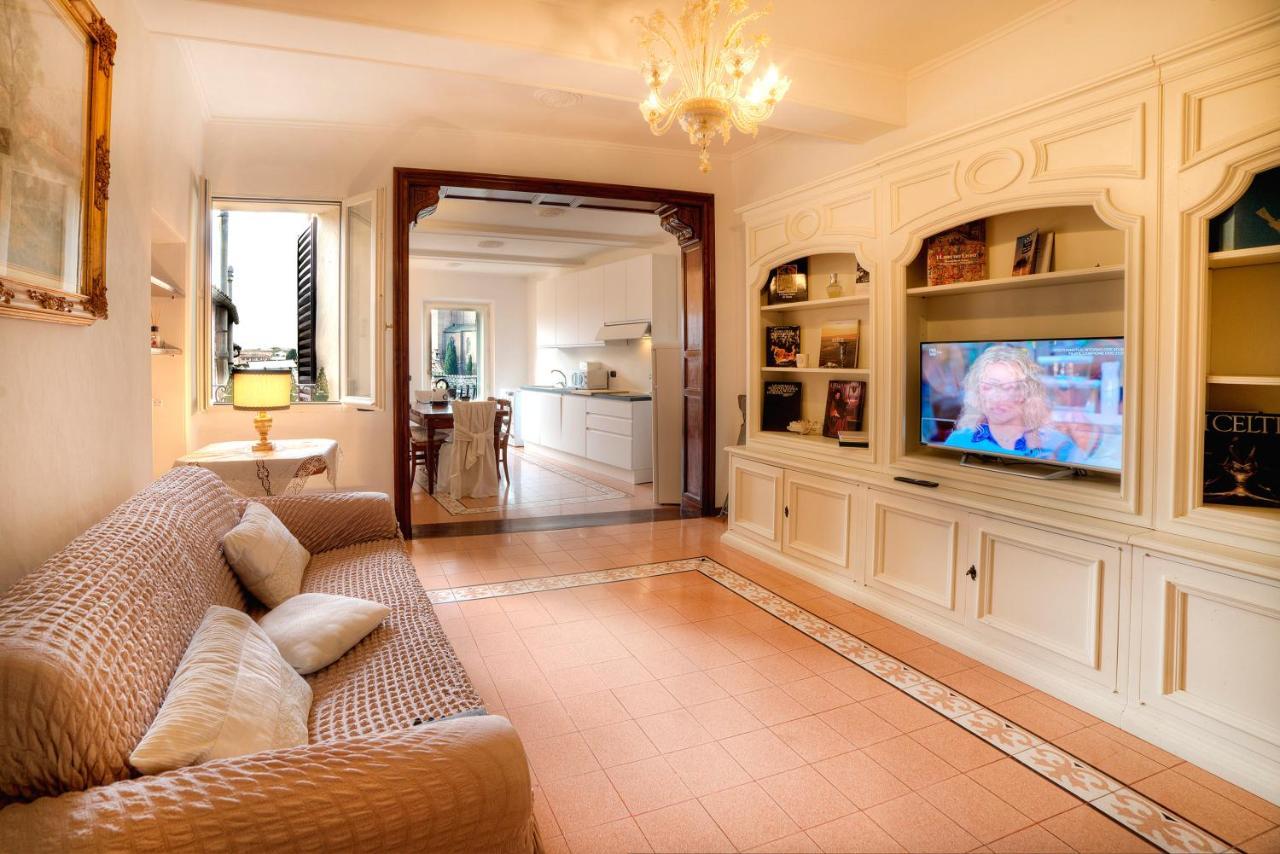 Dama Charming Apartment 100M From Piazza Del Campo Siena Exterior photo